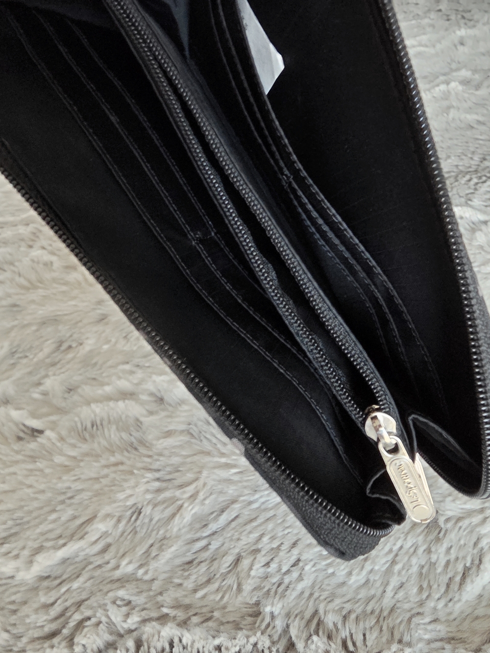 LeSportsac Black & Gray Cheetah Zip-around Tech Wallet - Picture 5 of 6